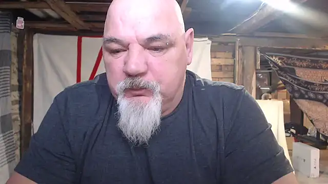 Newfiesausage1972's Webcam Show