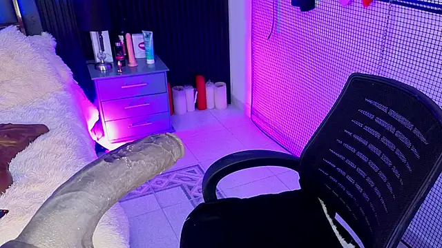 แชท XXX สดของ Issafoxx