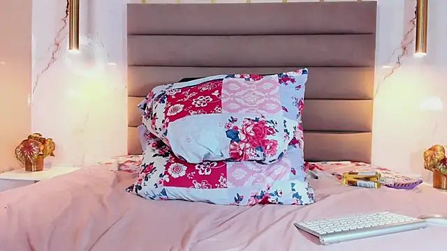 Scarleett_22 网络视讯表演