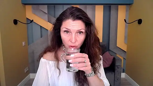 EllaLong live XXX chat