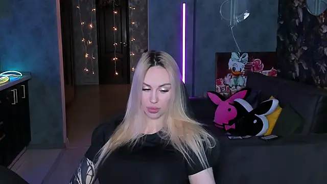 XXX chat uživo modela Blckmirrorr