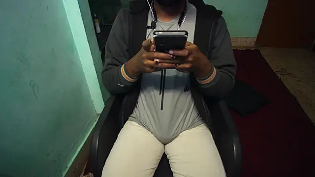 Tamil_KDD Adlı Modelin Canlı XXX Sohbeti