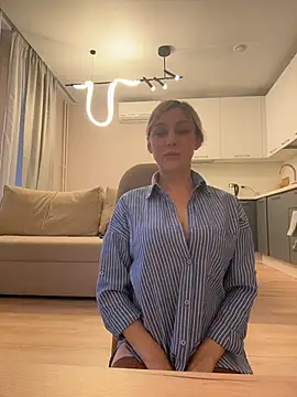 CarmenBlues_ Adlı Modelin Canlı XXX Sohbeti