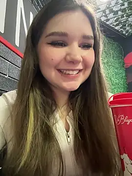 PumaShyXD Chat XXX in diretta