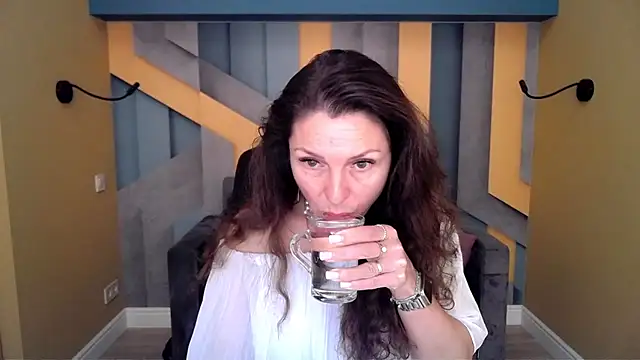 EllaLongのライブXXXチャット