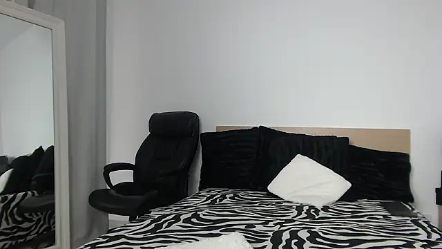 Chat +18 de Layla23a ao vivo