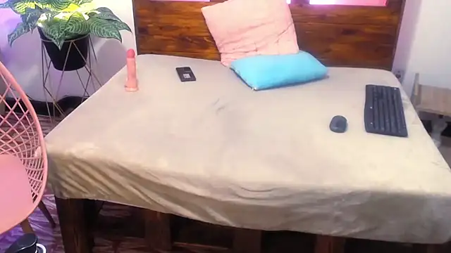 แชท XXX สดของ Yeseniaa25_