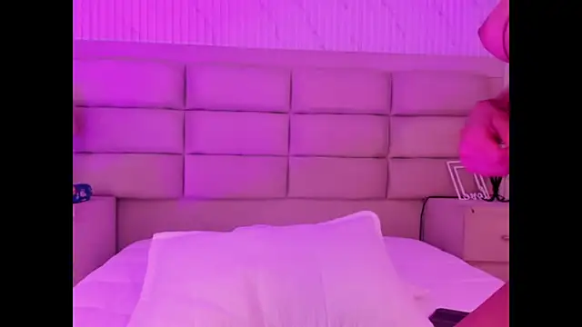 CarolineFyre élő XXX-chatje