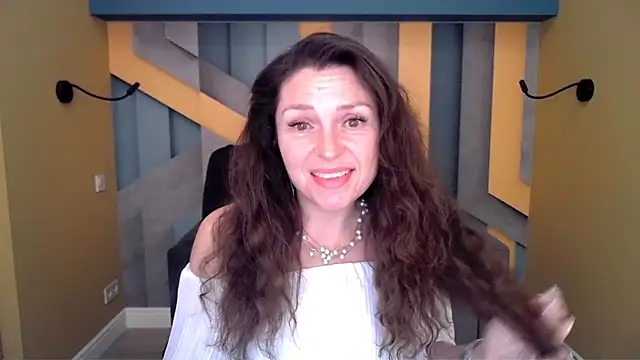 EllaLong Chat XXX in diretta