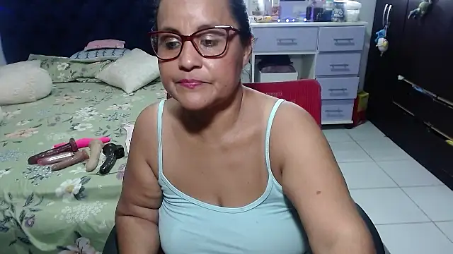 pervert_mommy_'s Live XXX Chat