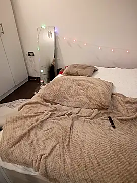 Mila_Lovi Webcam show