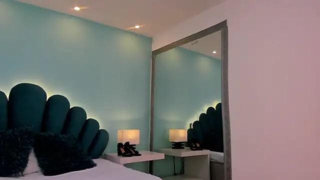 sharlott18 Live XXX-Chat