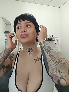 Pokazy przed kamerką – KatInk