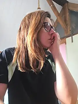 Lina_lou4 Adlı Modelin Canlı XXX Sohbeti