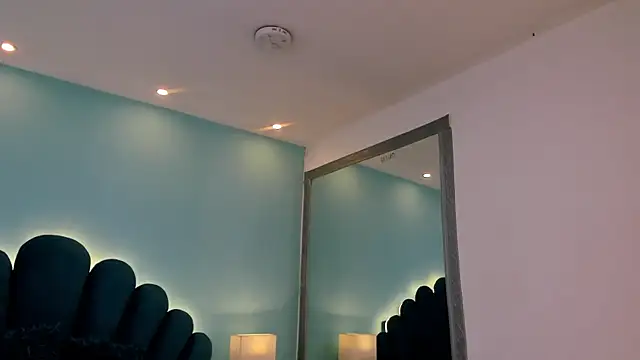 sharlott18 Live XXX-Chat