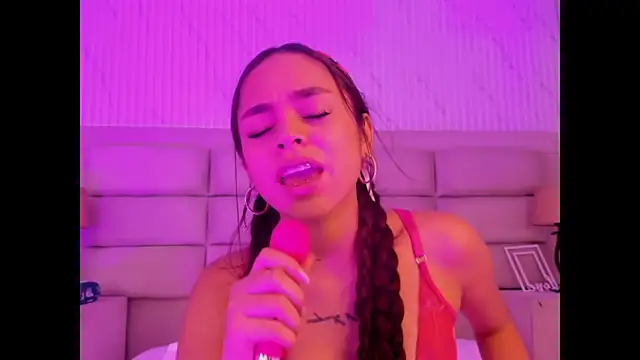 CarolineFyre Live XXX-chat