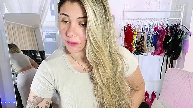 Tawny_cox élő XXX-chatje