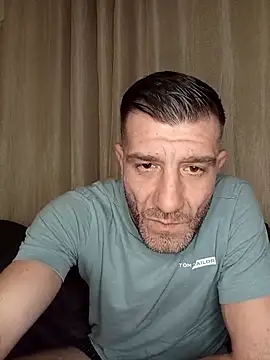 Alexdaniel89 现场XXX聊天