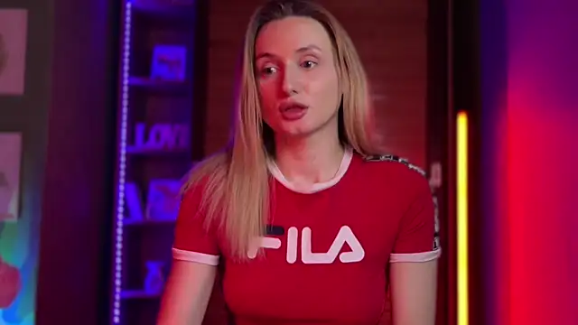 InDiva élő XXX-chatje