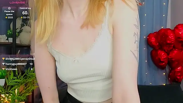 LanaRoxxy Chat XXX in diretta