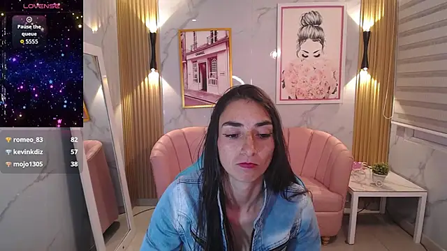 XXX chat uživo modela Maily_a_