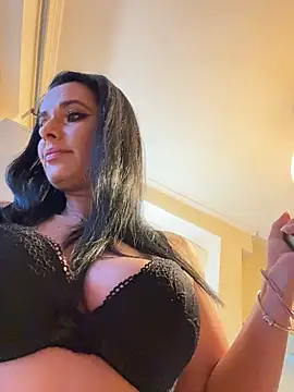 Hotmomcheckk_ élő XXX-chatje