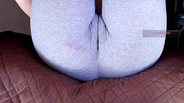 Cameltoe_squirt_inPants' Live XXX Chat