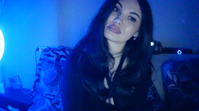 Hoyloria: διαδικτυακό σόου στην κάμερα