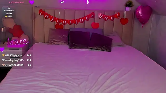 Ella_Burns élő XXX-chatje