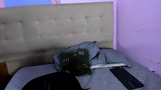 Alaiia___'s Live XXX Chat