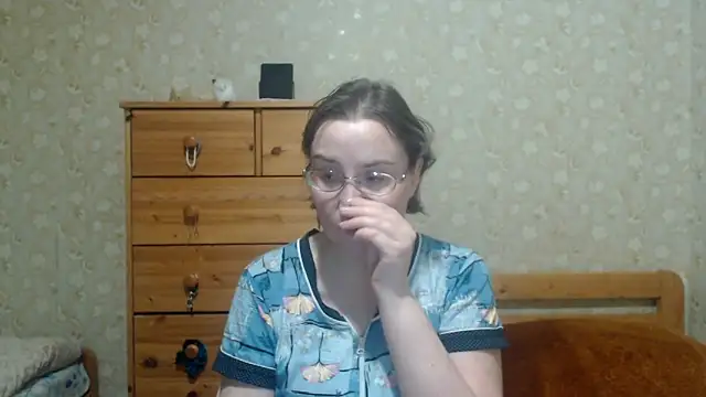 Smart_Rose Adlı Modelin Canlı XXX Sohbeti