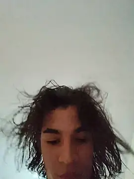 RoomExotic11 élő XXX-chatje