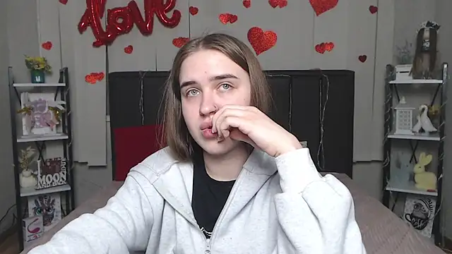 LauraHlotのライブXXXチャット