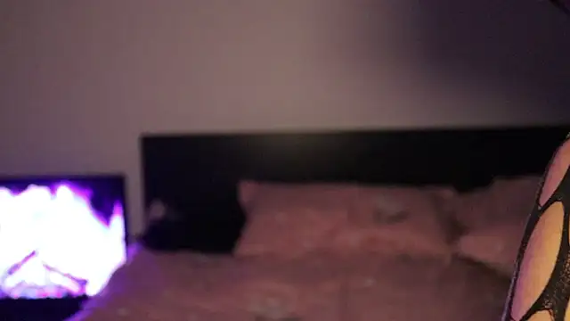 Chat +18 de IvyKaelani ao vivo