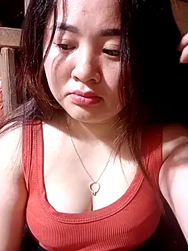 Bee-bgolden élő XXX-chatje