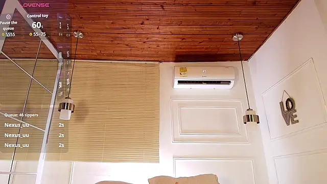 emily_burton18のライブXXXチャット