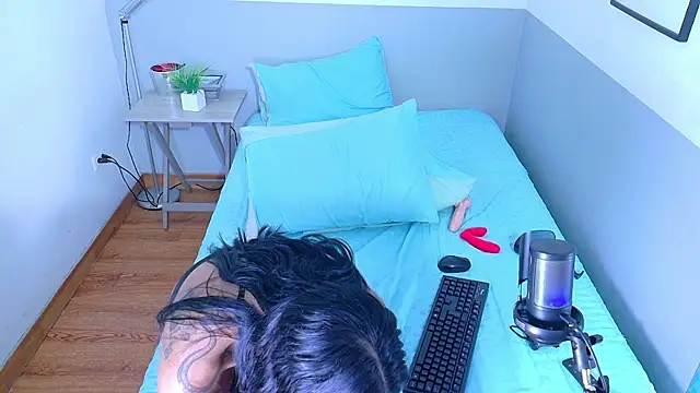 BeautifultattoogirlのライブXXXチャット