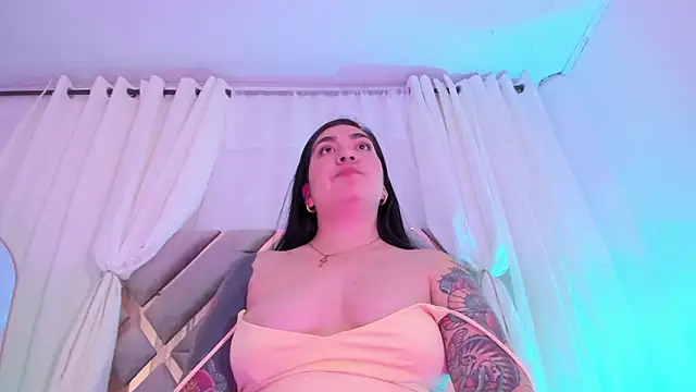 Онлайн чат XXX KathiaJenner