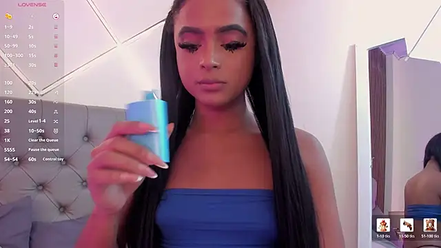 Chat +18 de Anyeliin_miller ao vivo