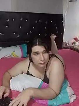 Kaissydoll: διαδικτυακό σόου στην κάμερα