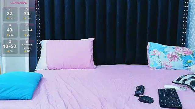 Czat XXX na żywo – hornybarelylegalgirl