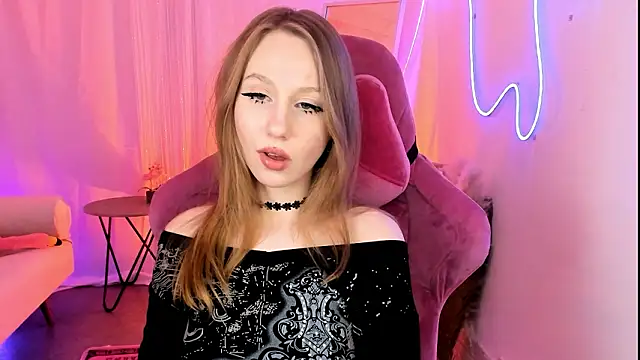 Chatroom XXX en direct de DariaTate