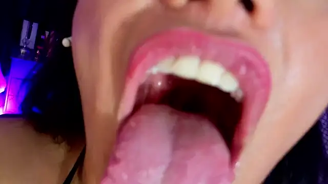 Issafoxx Live XXX-chat