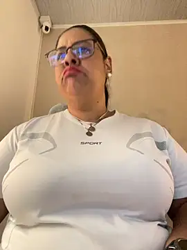 Chat +18 de Carameloswing1 ao vivo