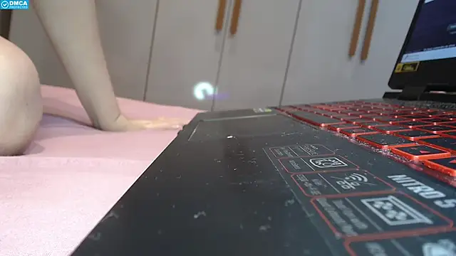 EnolaHot Adlı Modelin Canlı XXX Sohbeti