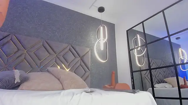 Bella-Swant's Live XXX Chat