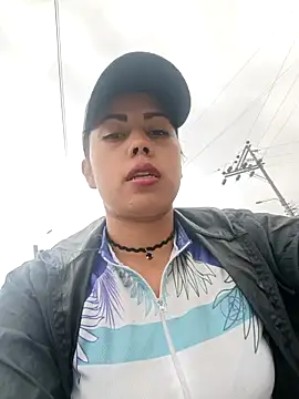 _andrea30 Chat XXX in diretta