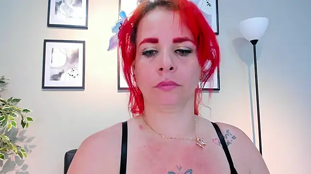 Chat XXX en directo de HannaBrave