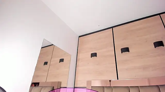 karol_lewiss 现场XXX聊天