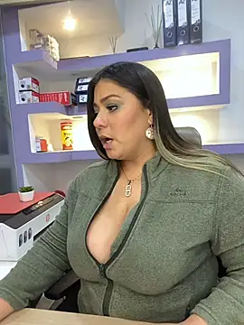 isabella_horney_ 现场XXX聊天